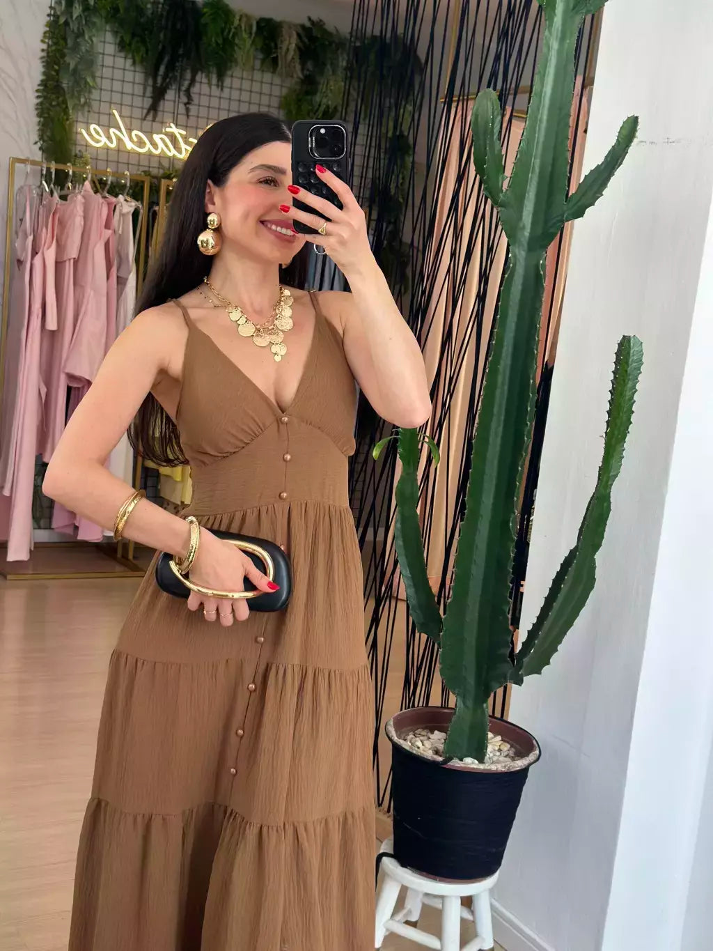 Vestido Longo com Botões Frontais